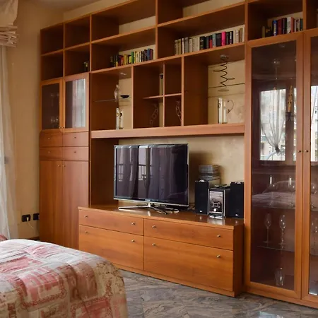 Re Lear Dream Apartment *