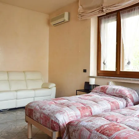 Re Lear Dream Apartment